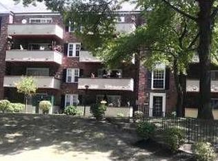 4614 Redfield Ct APT 1A, Normandy, MO 63121