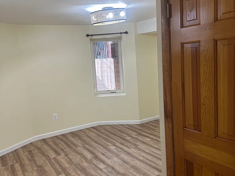 59 Sheffield Ave #B — Photo 15