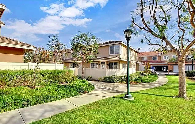 953 S Prescott Pl — Photo 4