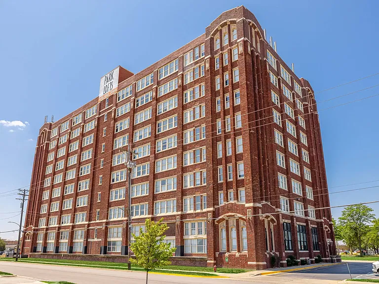 Park Lofts — Photo 1