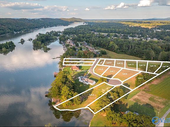 5th image of 2873 Lake Forest Dr N