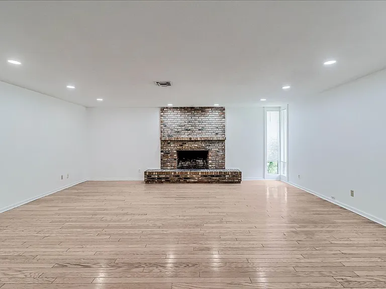 1022 Herndon St — Photo 6