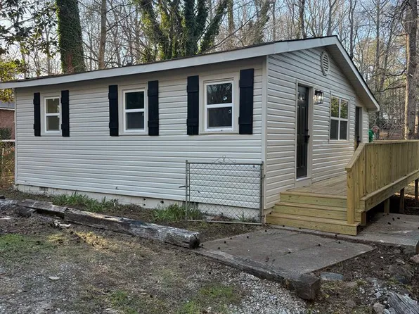 242 Cedar Cir, West Point, GA 31833