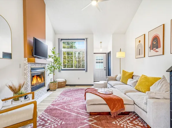 4058 Wilshire Cir #48, Shoreview, MN 55126