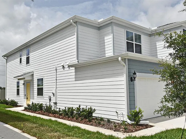 3101 Emerald Acres Ln — Photo 2