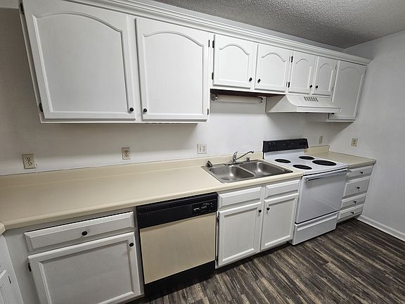3rd image of 1609 Campbell St #A