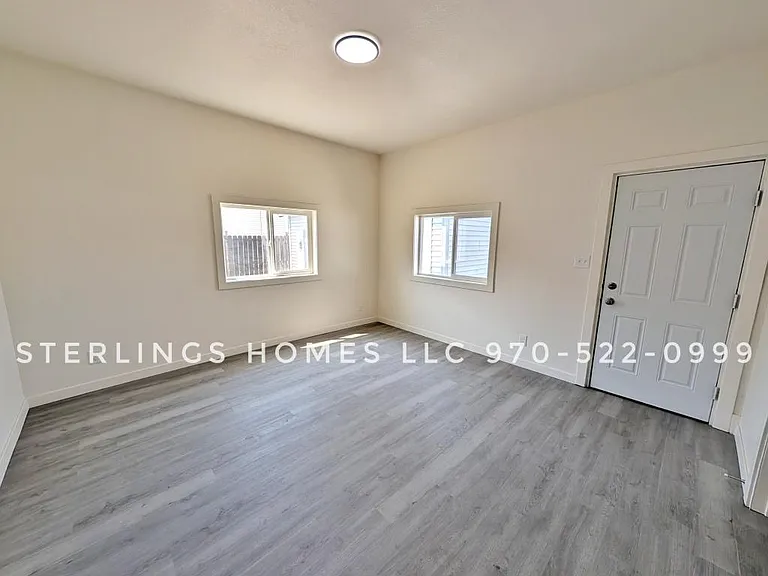 421 Oak St — Photo 2