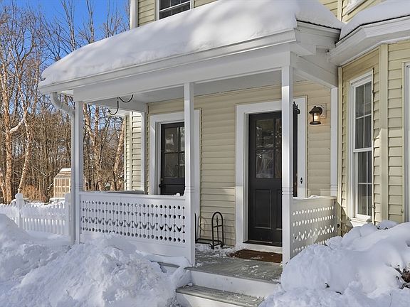 4th image of 892 Main St