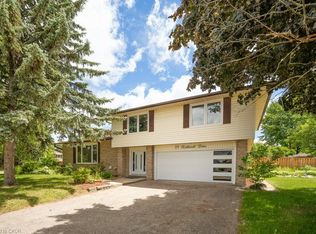 21 Halliwell Dr, Kitchener, ON N2B2M5