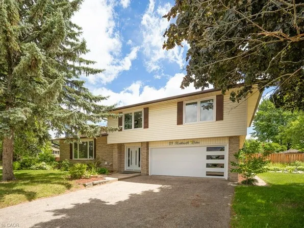 21 Halliwell Dr, Kitchener, ON N2B 2M5