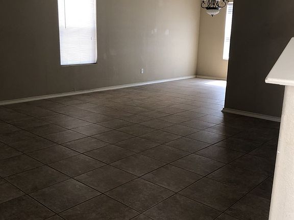 2nd image of 404 Campanario Ln