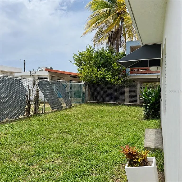 1 bed, 1.0 bath, 400 sqft, $700 — Photo 1