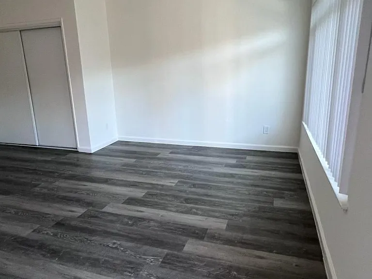 6245 Kester Ave — Photo 3