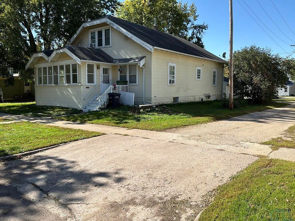 1st image of 523 3rd Ave