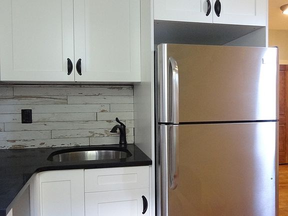 5th image of 80 New York Ave APT 3