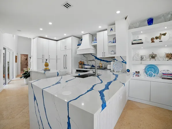 3474 S Ocean Blvd APT 14, Palm Beach, FL 33480