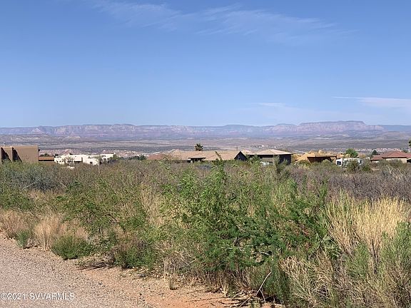 5th image of 585 E Breezy Knoll Ln