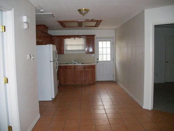 3rd image of 2111 Aruba Dr