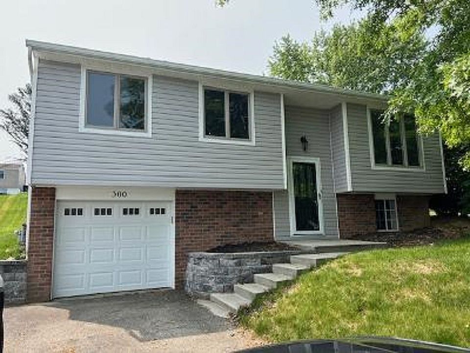 1st image of 300 Wren Dr