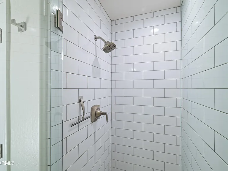 17 W Vernon Ave #619 — Photo 12