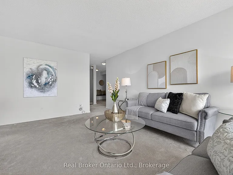 23 Woodlawn Rd E #811 — Photo 9