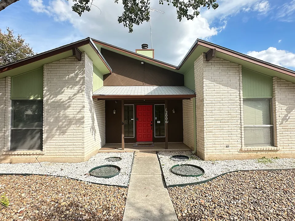12006 Lilac Blossom St