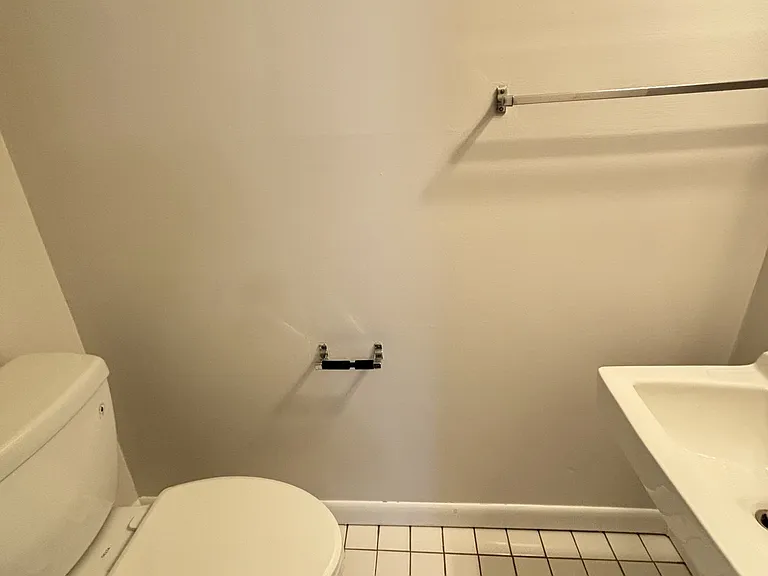 3048 Edgemont Dr — Photo 16