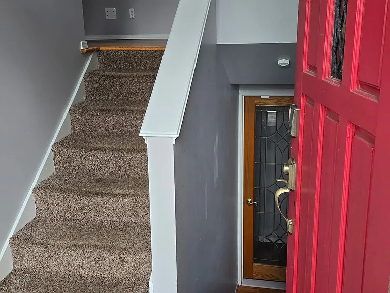 Foyer / split level entry