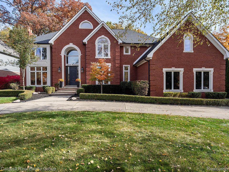 1st image of 56018 Parkview Dr