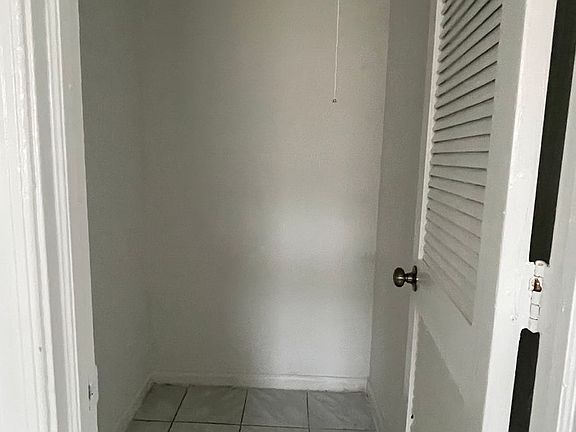 2nd image of 500 NW 35th St APT 4