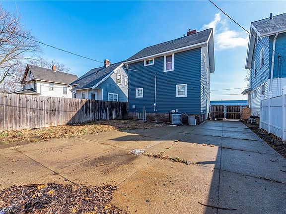 5th image of 1402 E 185th St