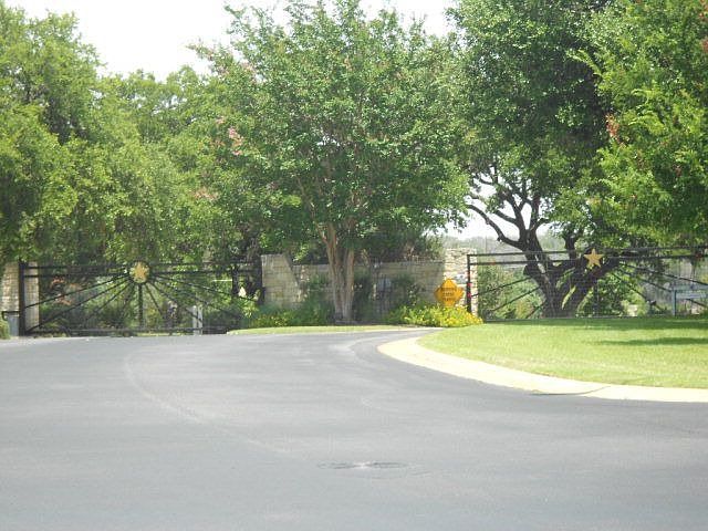 2nd image of 105 Nature Trl