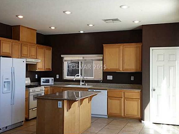 4th image of 7446 Edgecove Ct
