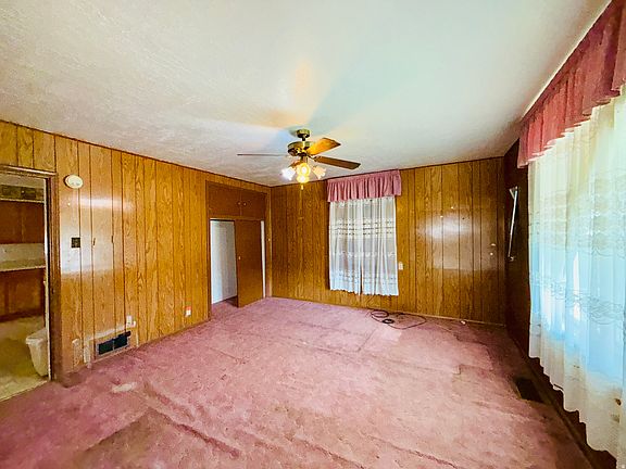 4th image of 19 N Main St