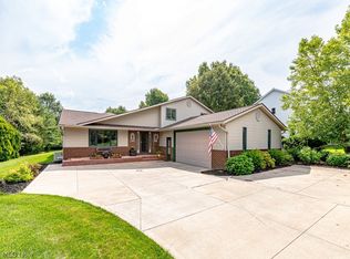 105 Valley Brook Blvd, Hinckley, OH 44233