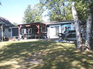 3812 Peninsular Dr, Gladwin, MI 48624