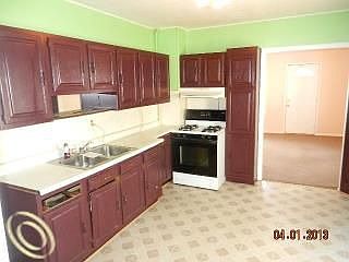 5th image of 2282 Evaline St