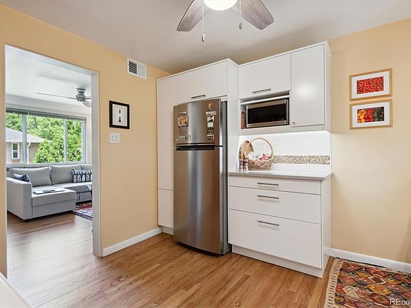4th image of 1525 Hudson Street #4