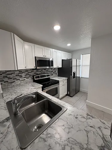 2070 Braman Ave Photo 1