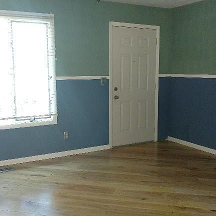 3rd image of 2405 La Forest Ave