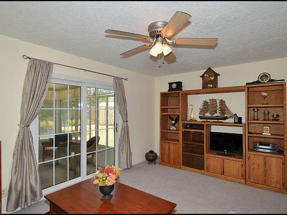 4th image of 12604 Monarch Dr NE
