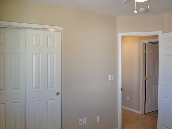 5th image of 935 Glen Dr