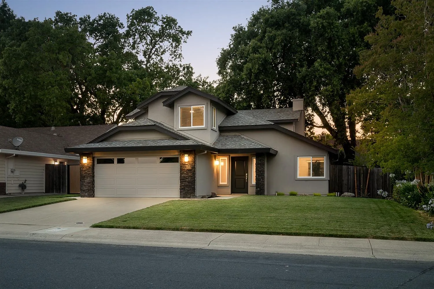 7766 River Village Dr photo 1