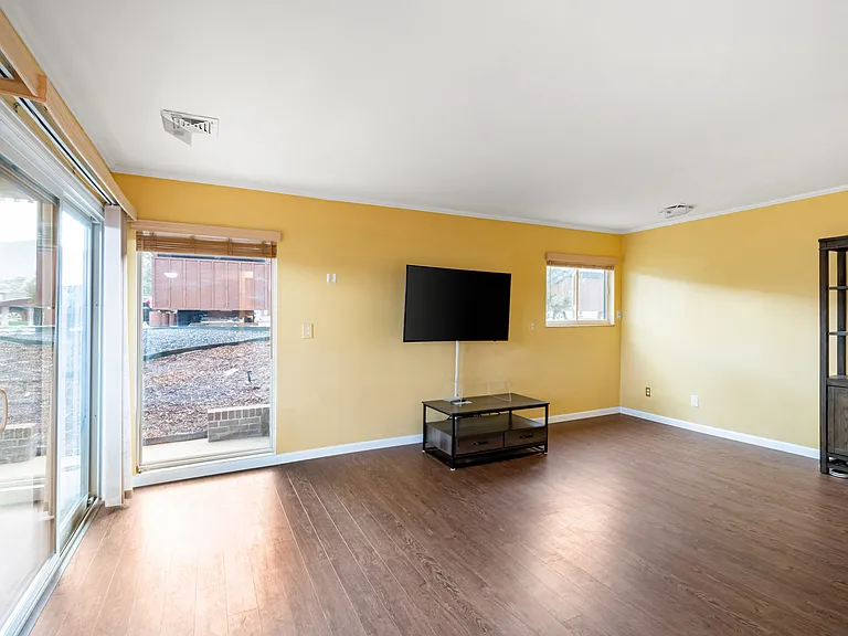 500 Manhattan Dr #A1 — Photo 4