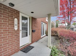 10 Daybreak St #F, Ottawa, ON K2G6T9