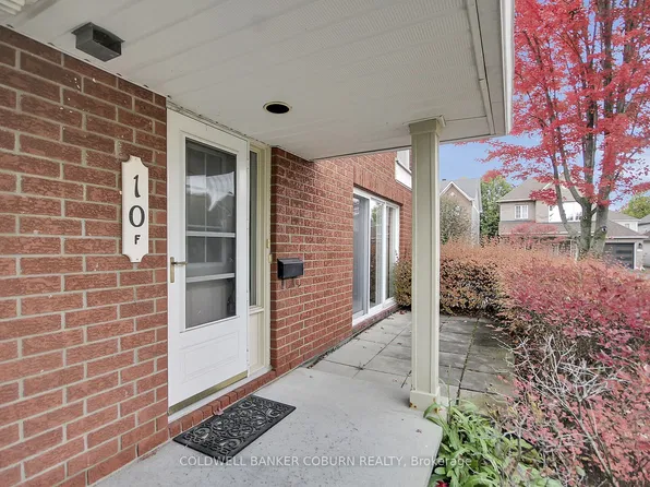 10 Daybreak St #F, Ottawa, ON K2G 6T9