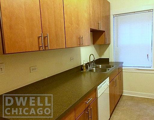2nd image of 1435 W Sherwin Ave #1