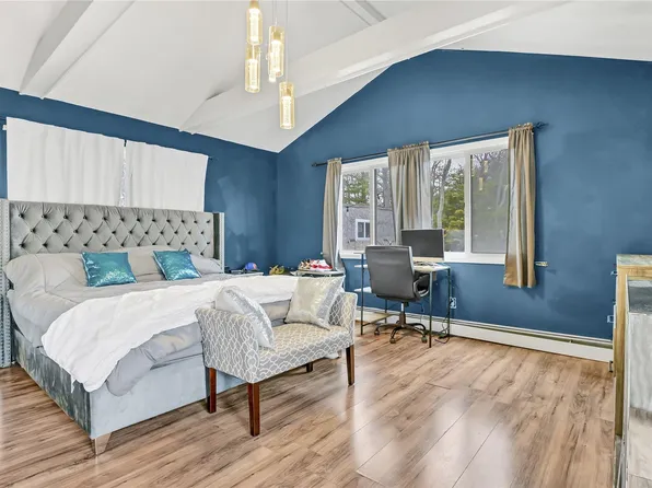 9 Laurel Lane, Shirley, NY 11967