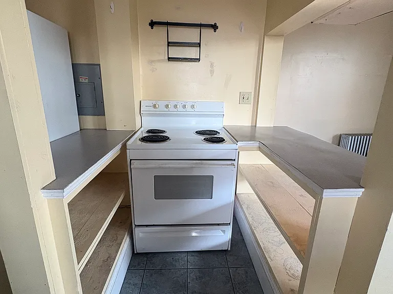 5813 Bartlett St #3 — Photo 3
