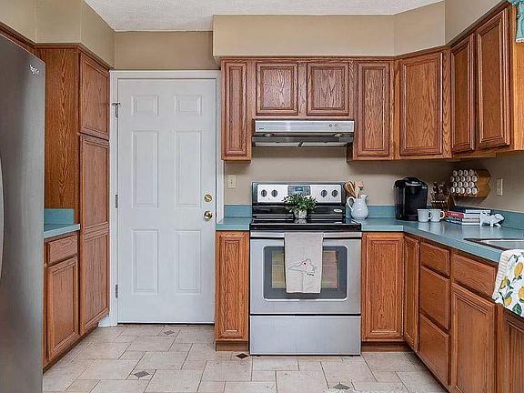 3rd image of 2620 Oak Grv